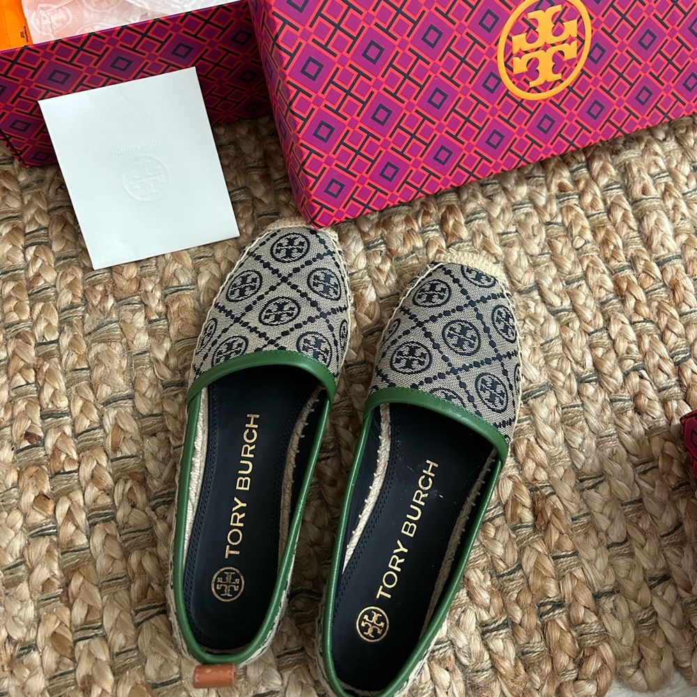 Tory Burch Leather Green and Gray Flats with Geometric Design